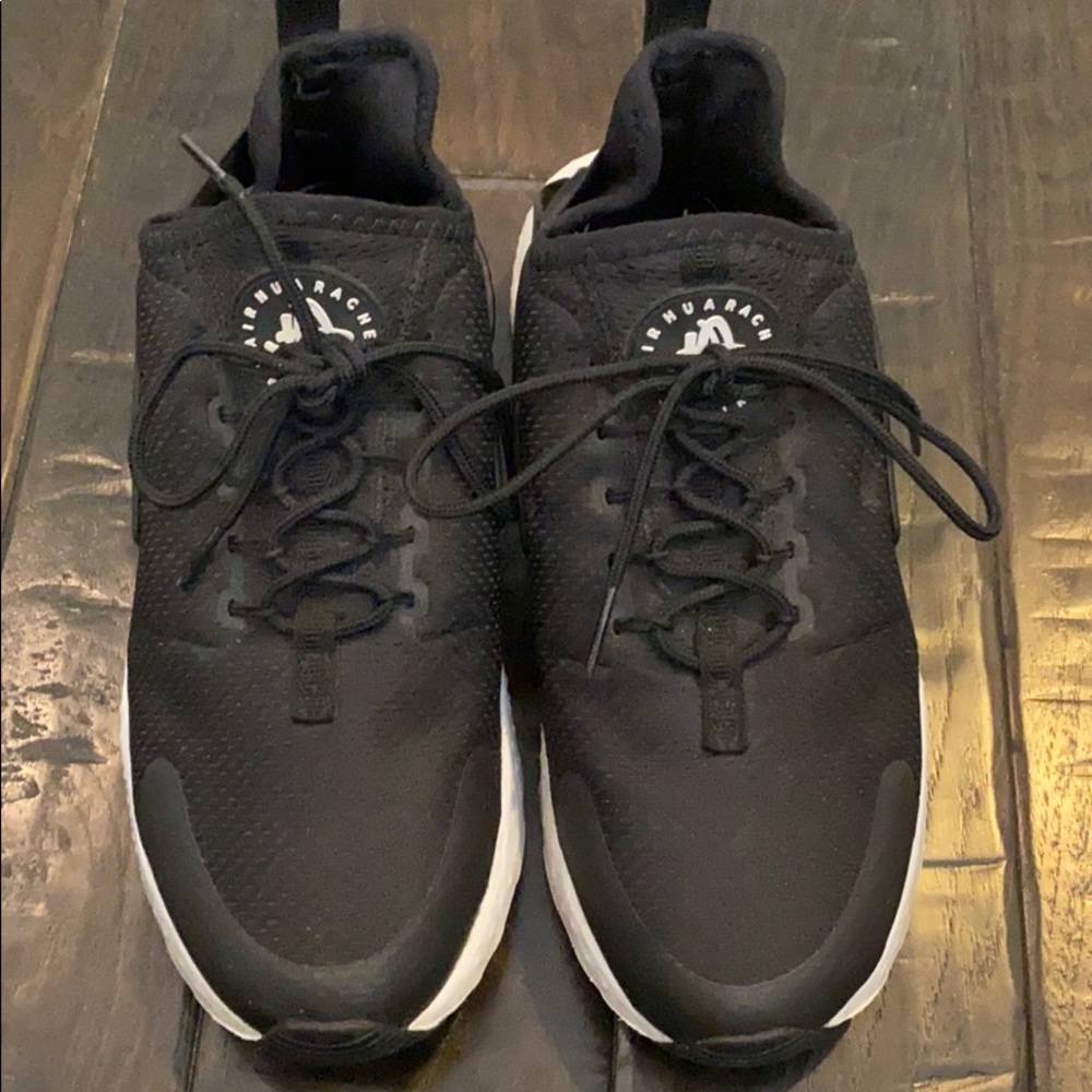 NIKE AIR HUARACHE